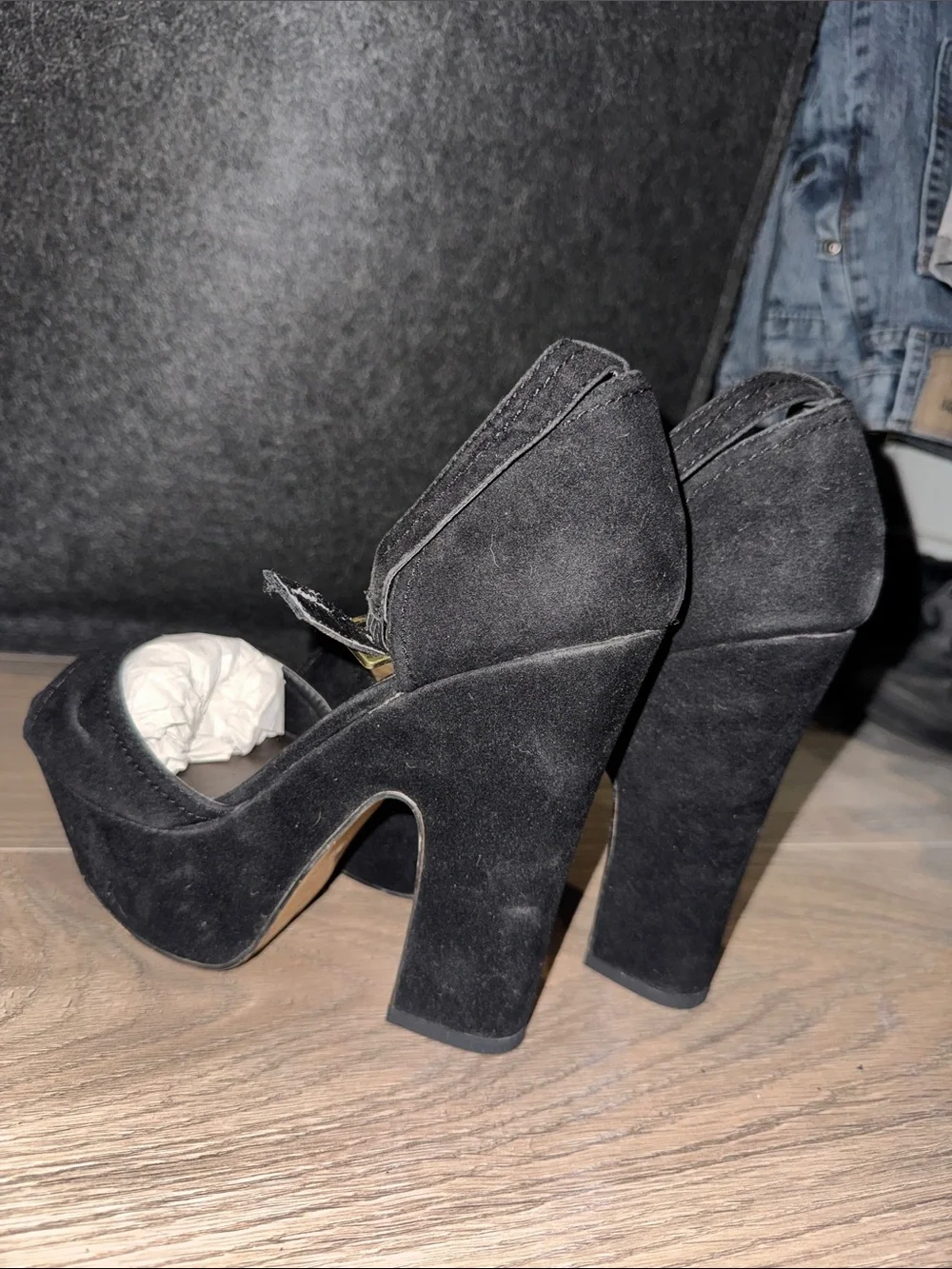 Shoe Dazzle bold black